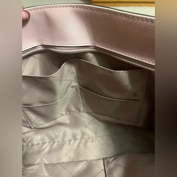 Michael Kors Light Pink Jet Set Travel Tote Purse - Picture 5 of 16